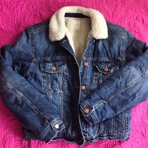 AE Sherpa Lined Jean Jacket L